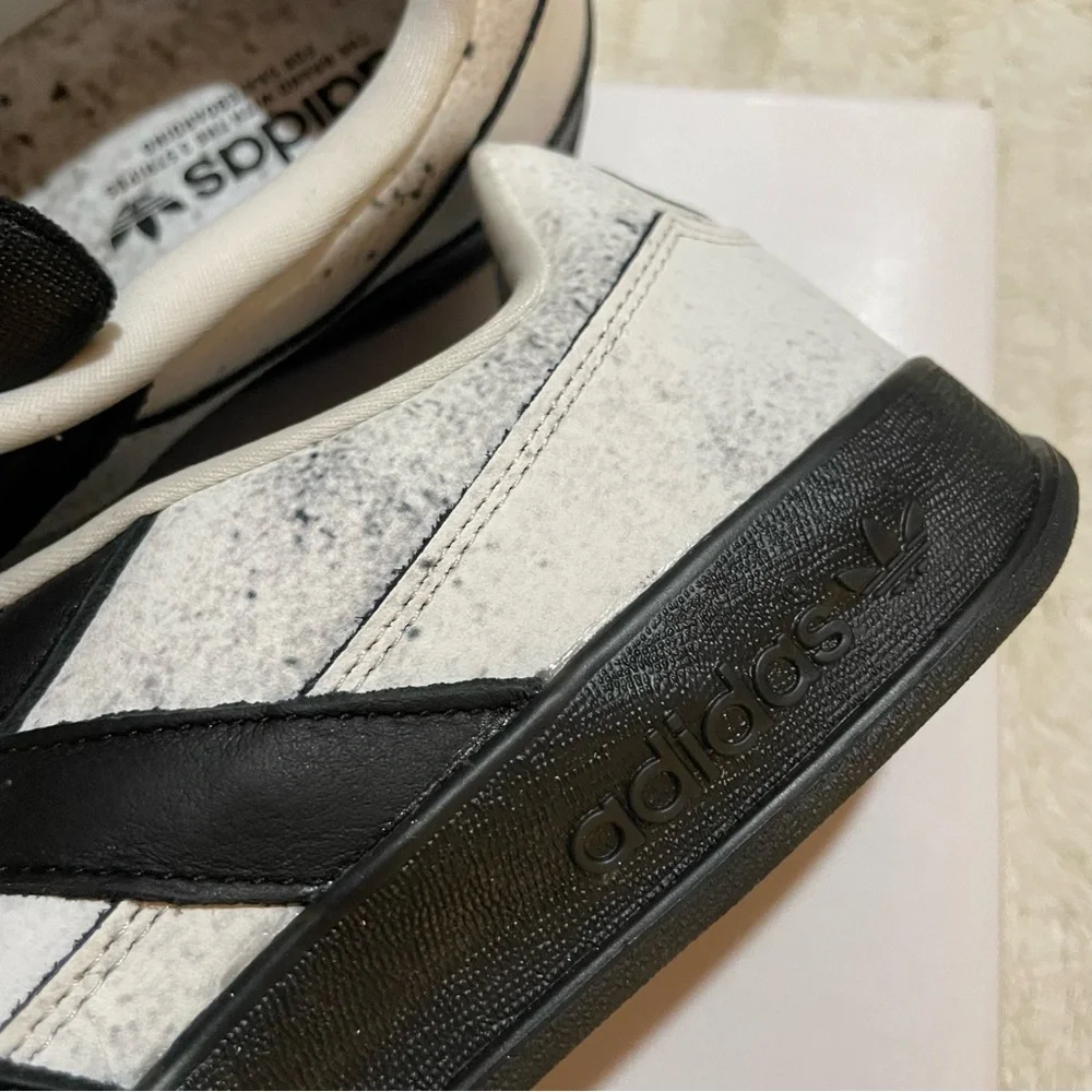 Adidas aloha super gonz cloud white black KOOLS